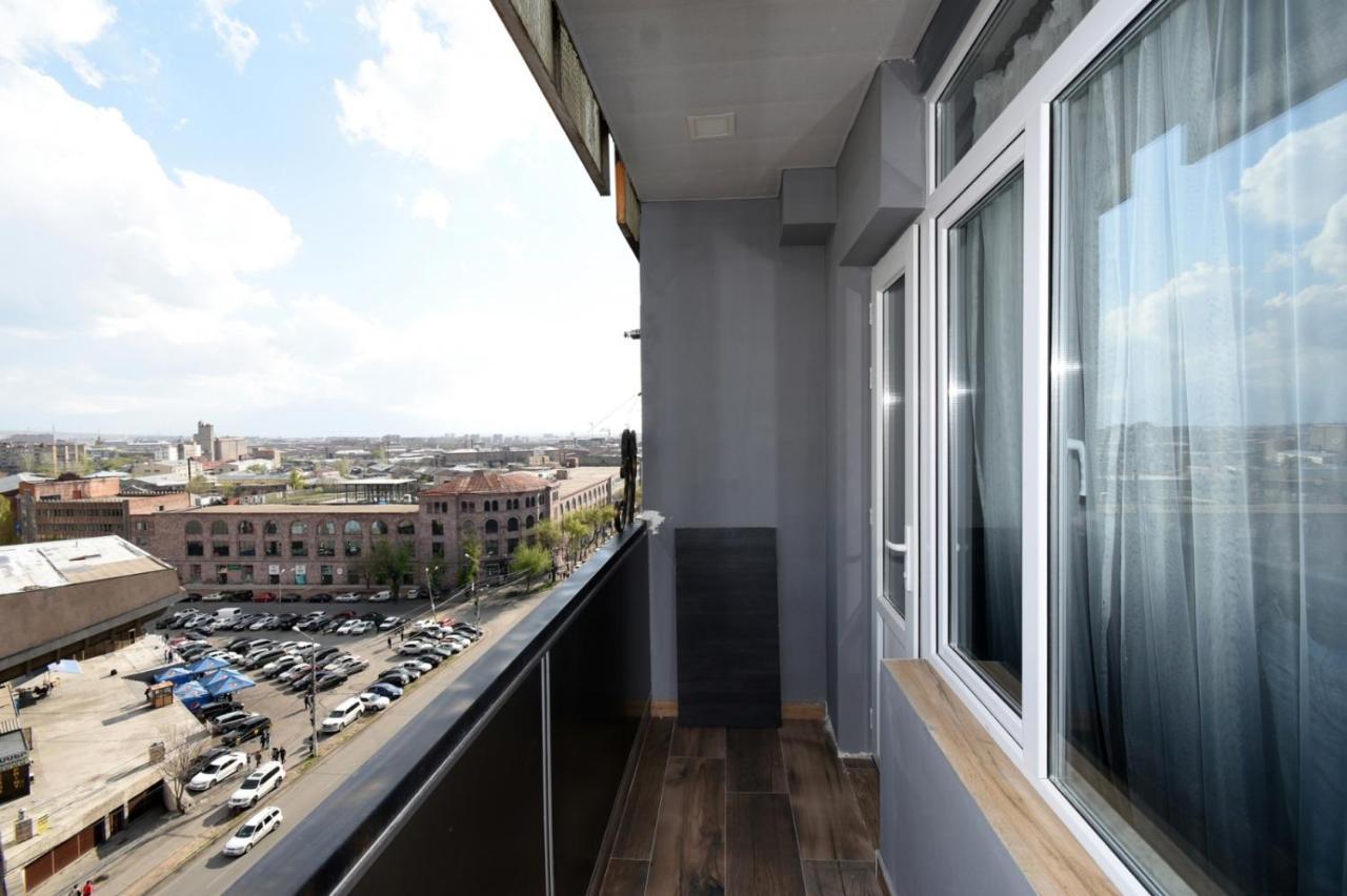 Positive Apartment In Center Of Yerevan City Dış mekan fotoğraf