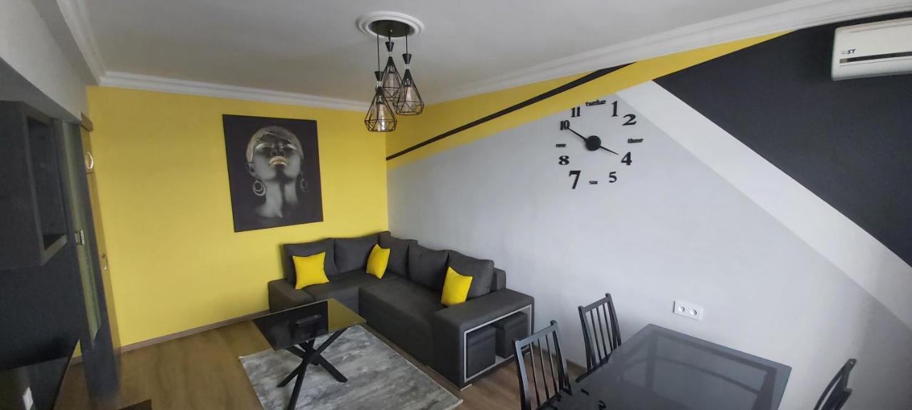 Positive Apartment In Center Of Yerevan City Dış mekan fotoğraf